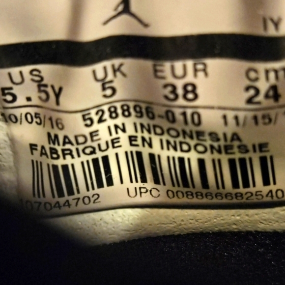 Air Jordan 11 Retro Low GS Sz 5.5Y Black 'Barons' Grey #528896-010 - Picture 9 of 9